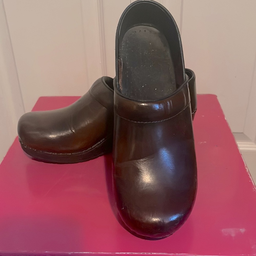 Sanita clogs size 39